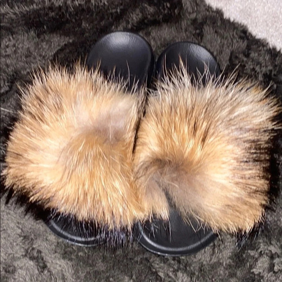 Vintage Luxury faux  fur fuzzy slides 10 - Picture 2 of 6